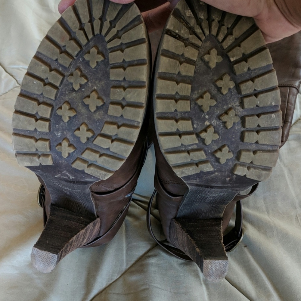 Boots - Picture 5 of 6